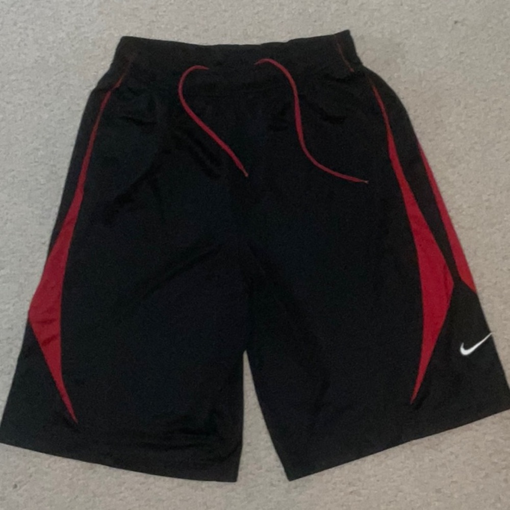 Nike Basketball Shorts, Youth (Boys) size XL